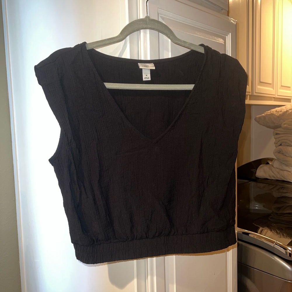a new day Black V-Neck Crop Top